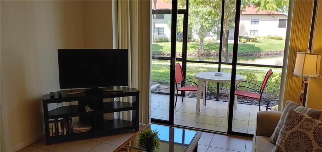בריידנטון 4330 Shorewalk Lakeview Condo Close To Img And Beach מראה חיצוני תמונה