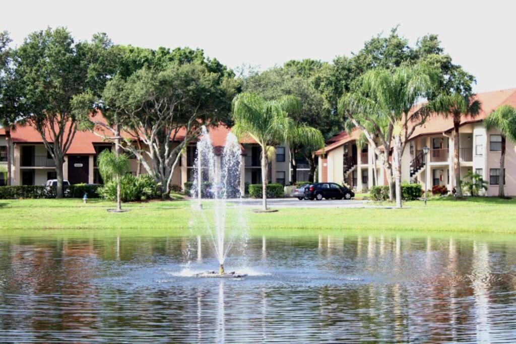 בריידנטון 4330 Shorewalk Lakeview Condo Close To Img And Beach מראה חיצוני תמונה