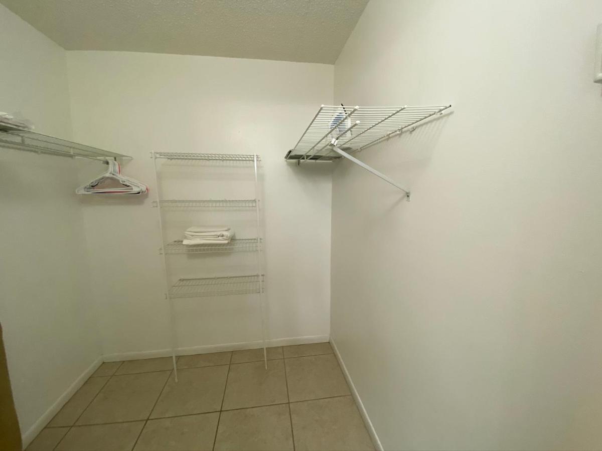 בריידנטון 4330 Shorewalk Lakeview Condo Close To Img And Beach מראה חיצוני תמונה